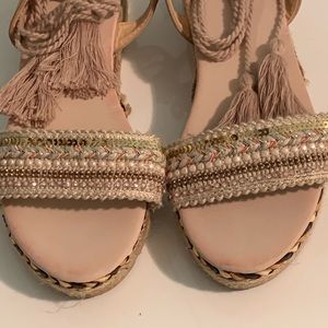 Beautiful Wedged sandals